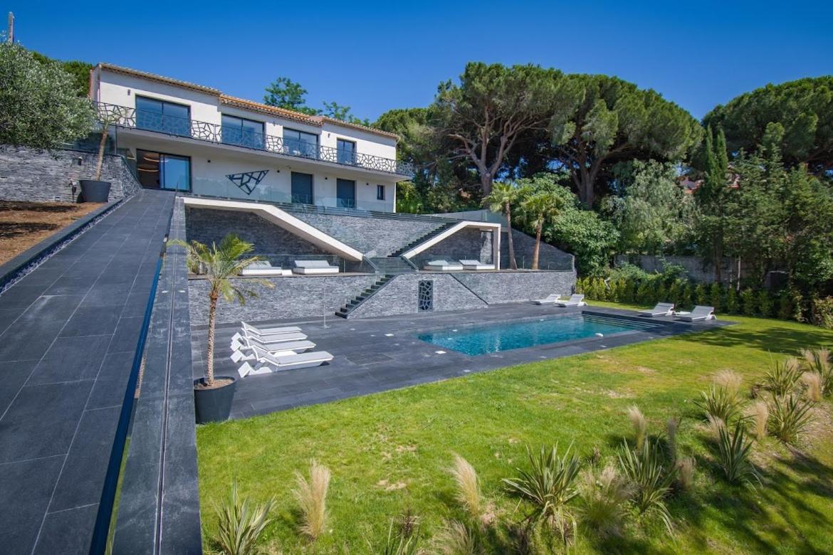 Nom * Cannes
